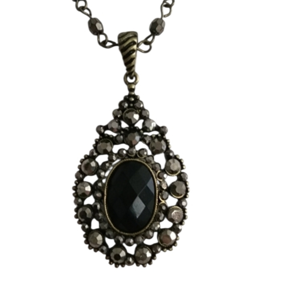Sophisticated Black Filigree Pendant Necklace
